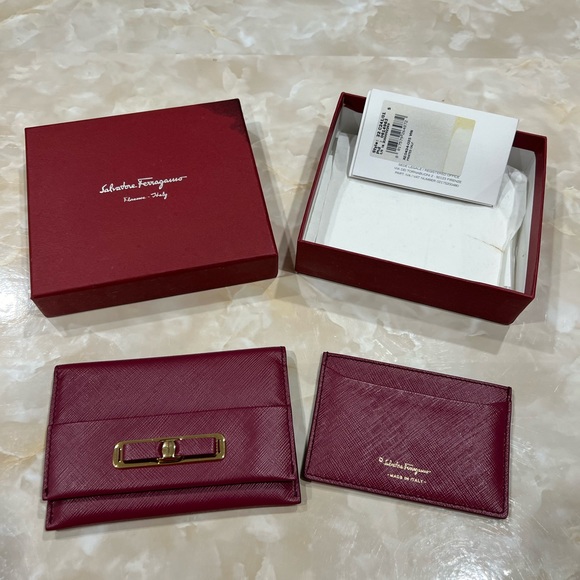 ✨2X HOST PICK ✨Salvatore Ferragamo Wallet & Card Holder - Picture 6 of 7